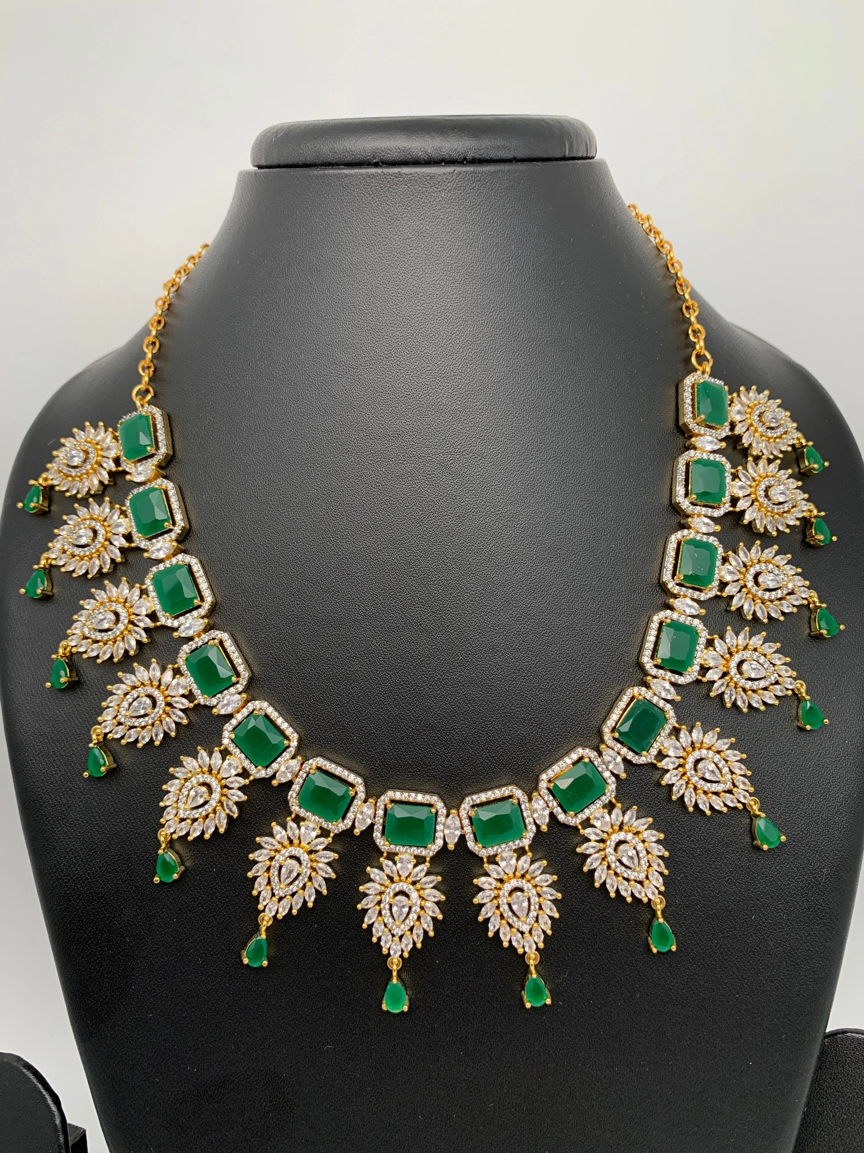 Green Stone Leaf Links American Diamond Finish Short Necklace