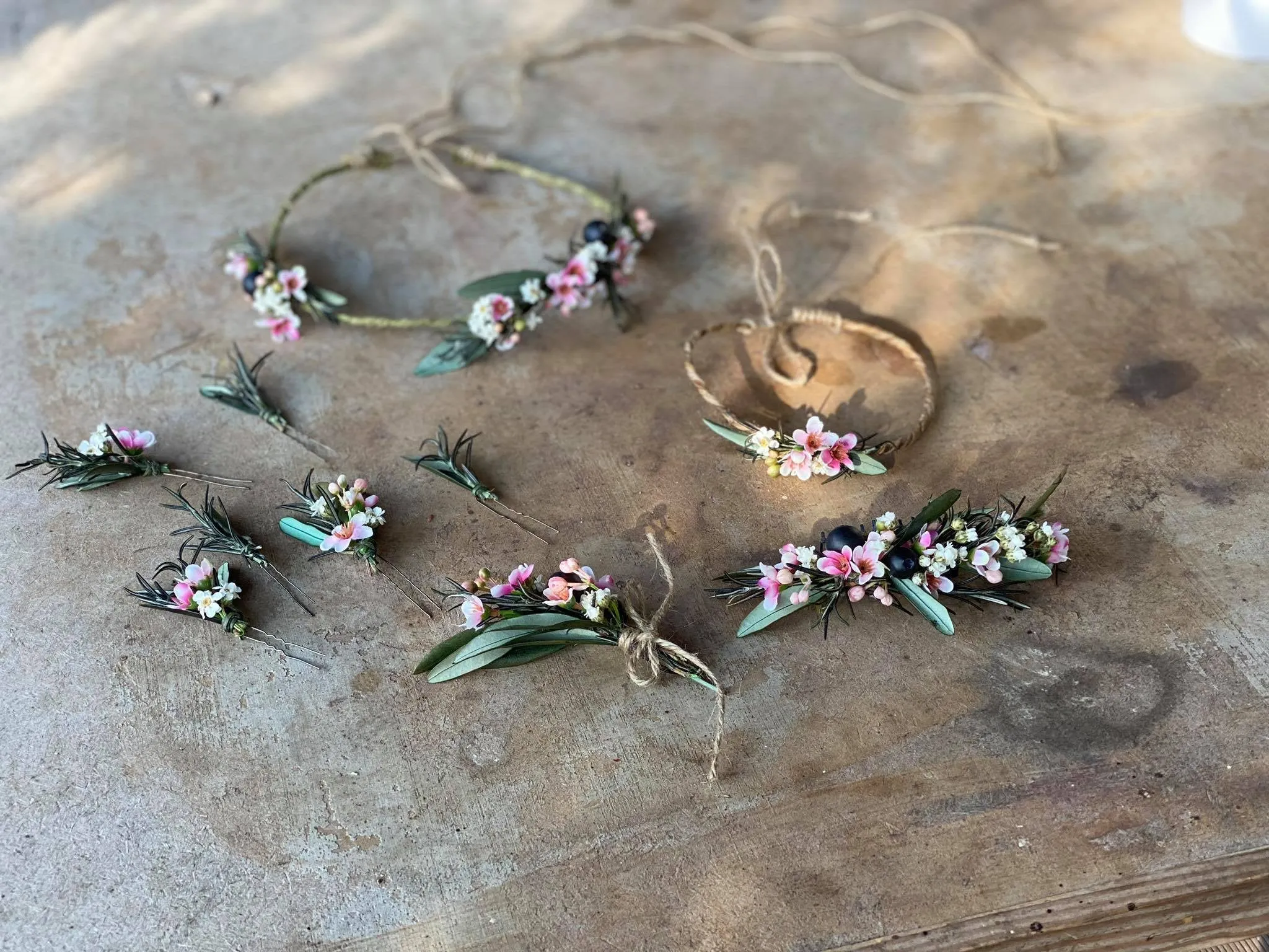 Natural romantic crown Flower hair wreath Rosemary Olive leaves flower wreath Blumen haarkrone Haarkranz Bridal flower crown Pink and Green