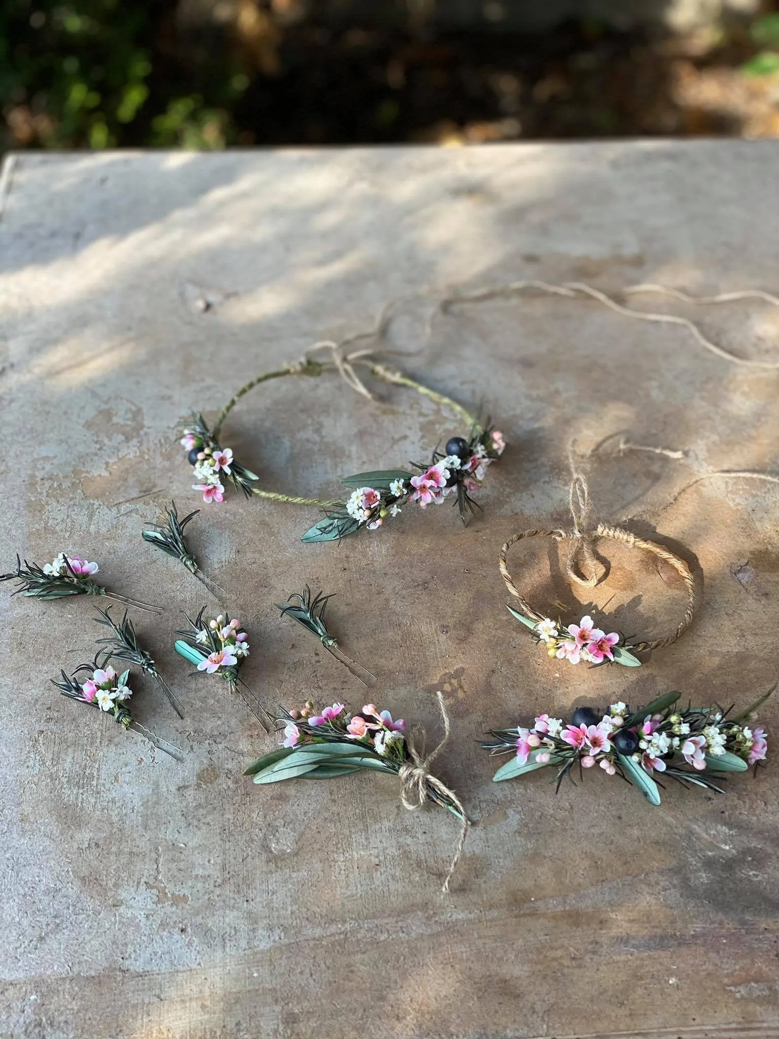 Natural romantic crown Flower hair wreath Rosemary Olive leaves flower wreath Blumen haarkrone Haarkranz Bridal flower crown Pink and Green